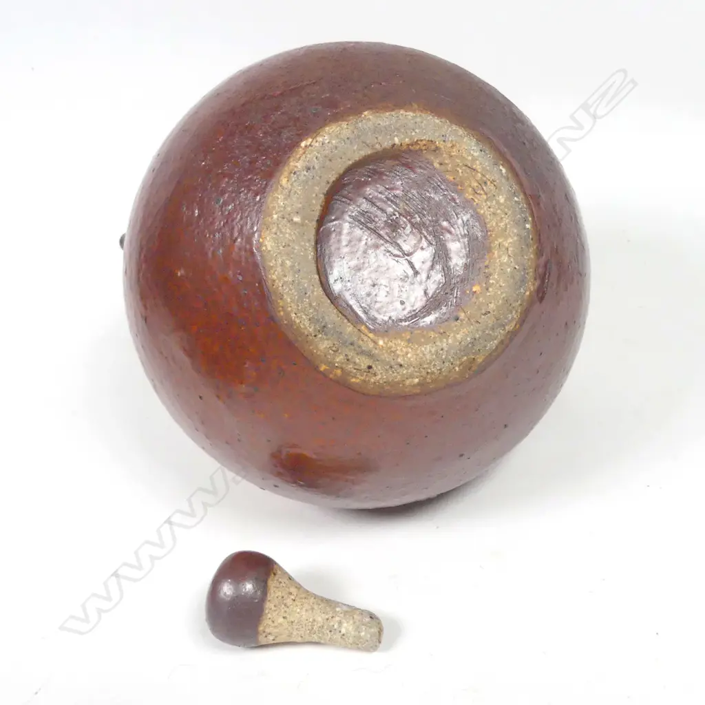 A Len Castle Colonial Shino oil ewer with stopper and loop handle Image 1++