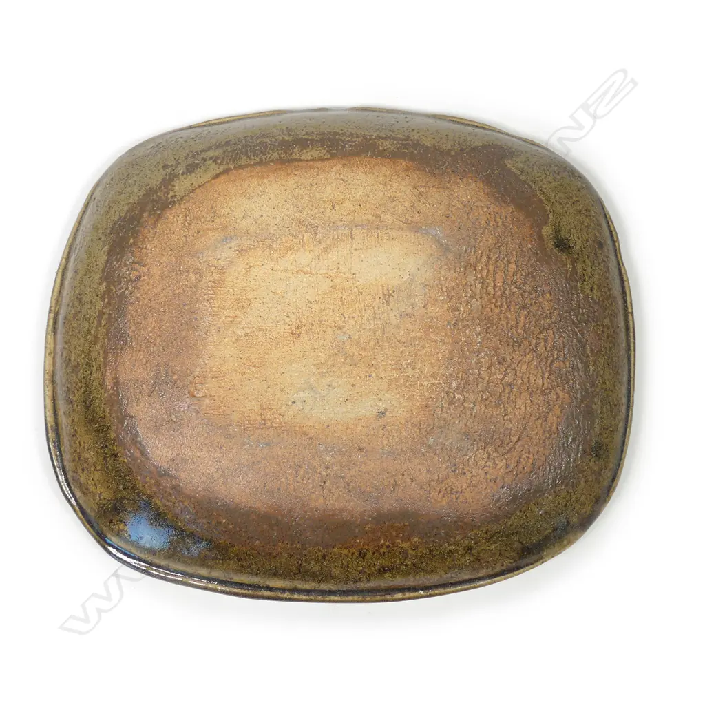 An early Len Castle rounded rectangular dish Image 1++