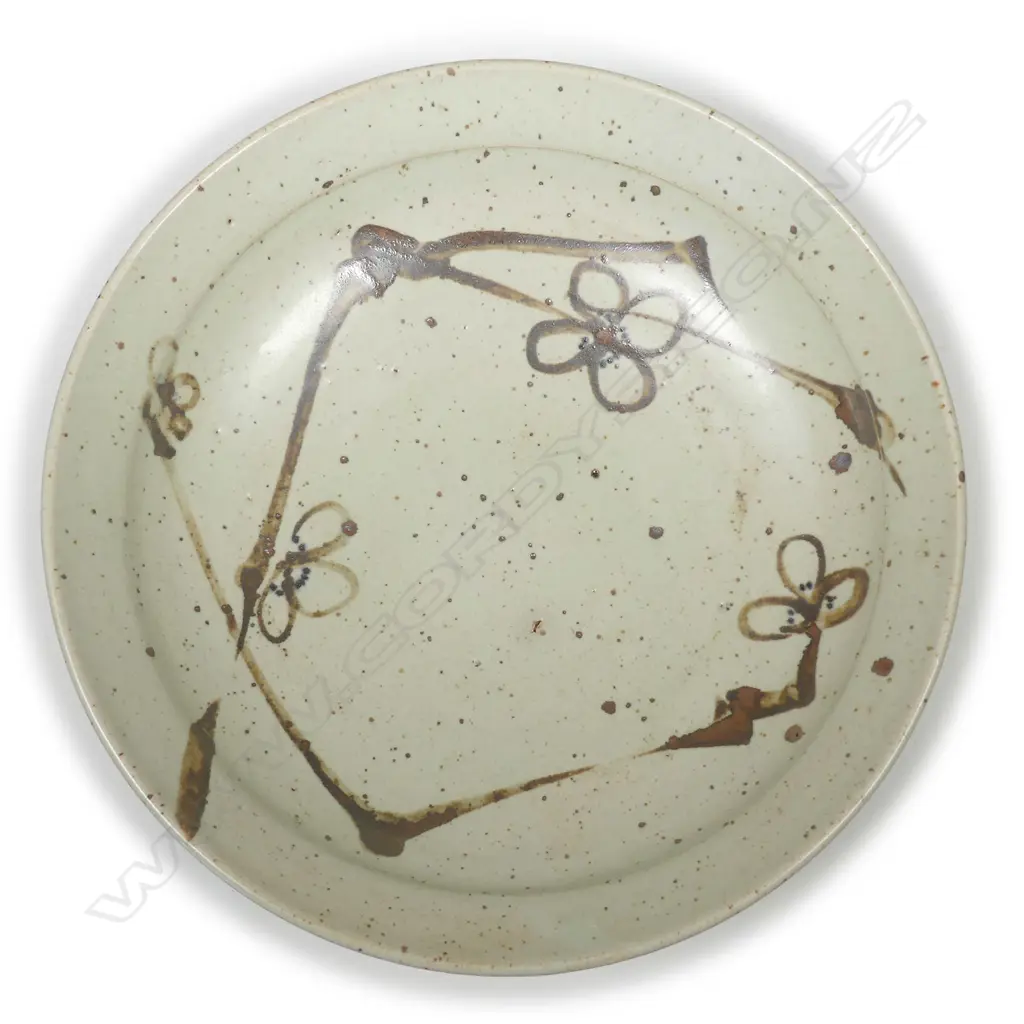 A Len Castle shallow bowl plain speckled glaze with painted quince blossom motif Image 1++