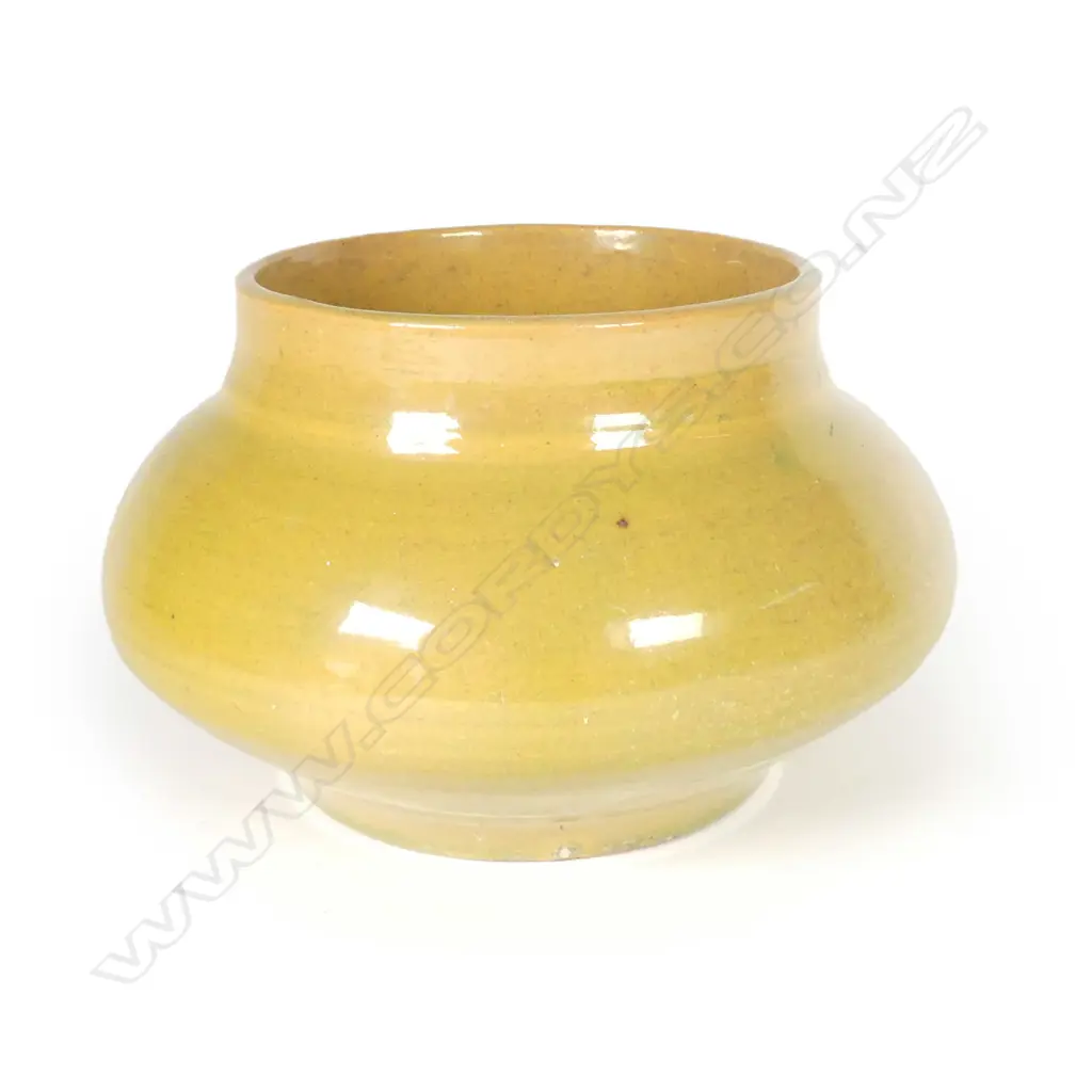 A Briar Gardner wide squat vase Image 1++