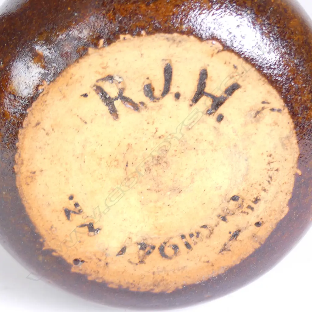 A rare N.Z. Jack Hutchison pottery Maori decorated vase Image 1++