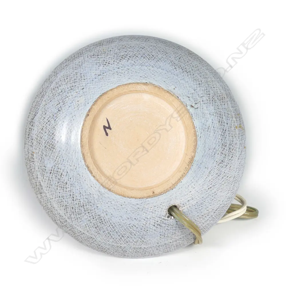 A Hanmer Potter lamp base by Jim Nelson Image 1++