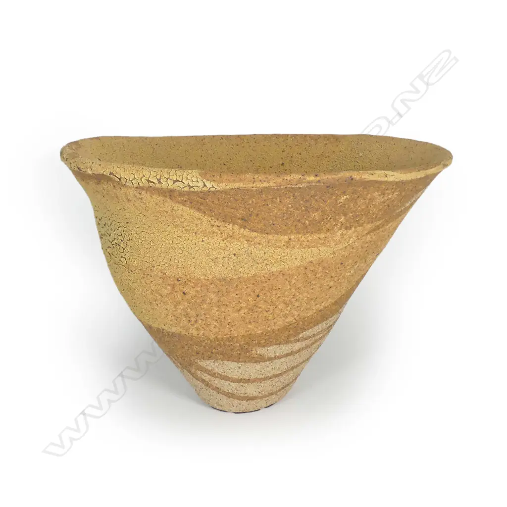 A Margaret Ryley (Canterbury) large bowl “Nor ’wester” Image 1++