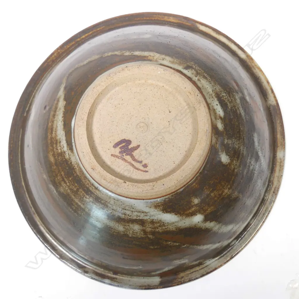 A Bernard Leach stoneware bowl Image 1++
