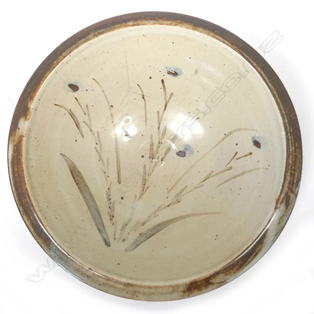 A Bernard Leach stoneware bowl Image 1++
