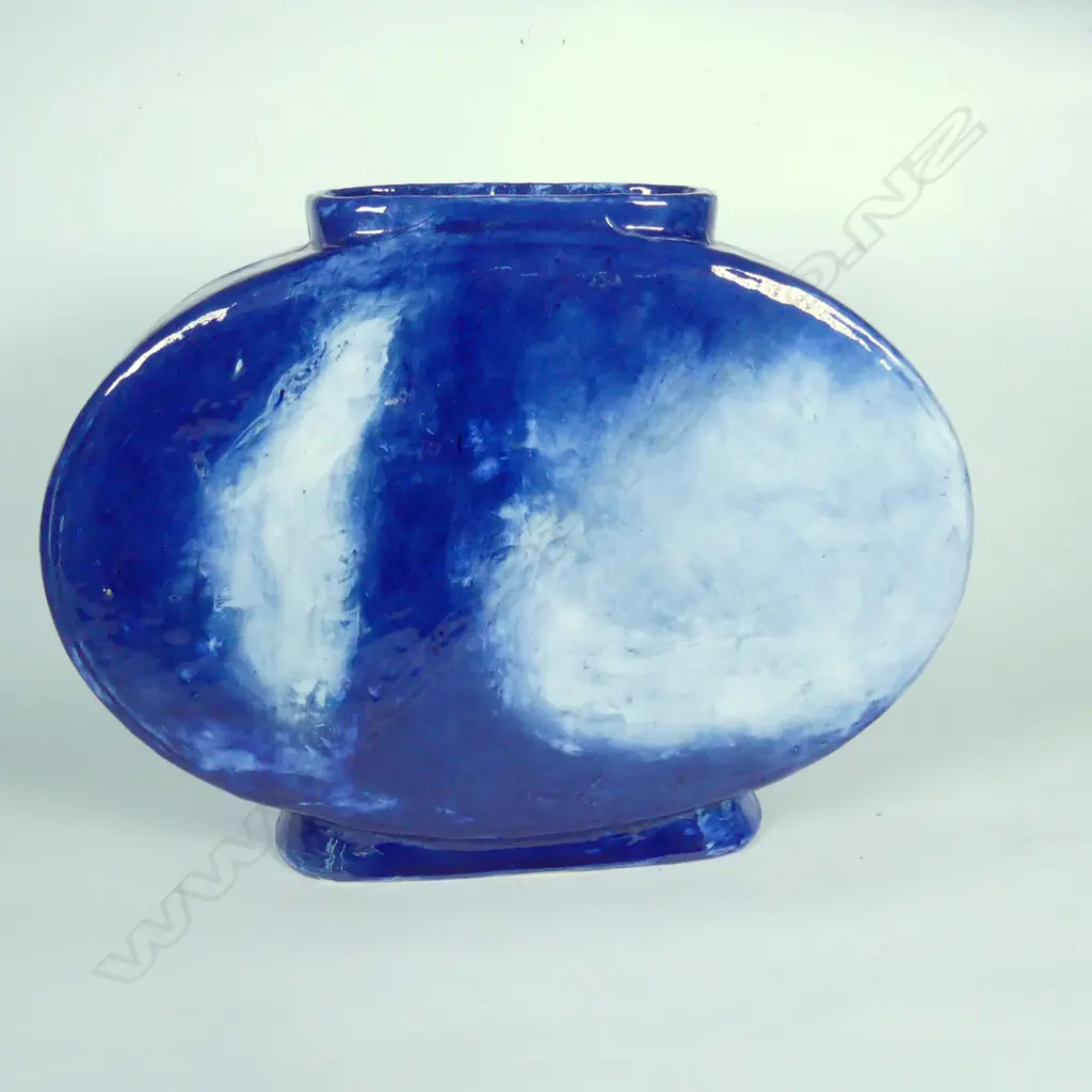 An American Arts & Crafts Wheatly Pottery pillow vase Image 1++