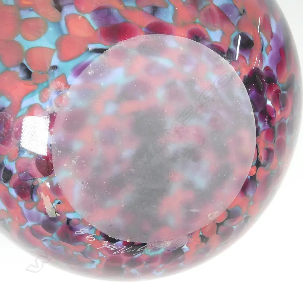 A large Garry Nash studio glass vase Image 1++