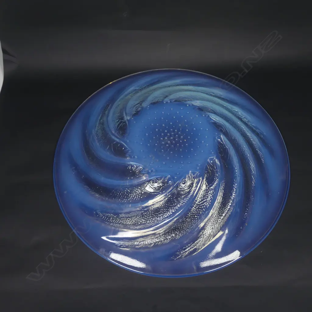 A Rene Lalique opalescent glass 'Poissons' shallow coupe-plate Image 1++