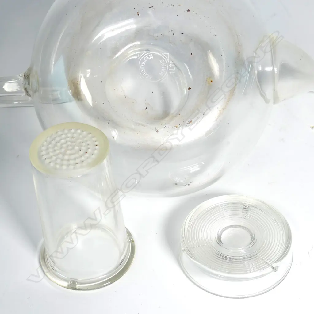 A classic Wagenfeld design glass teapot from Jenaer Glaswerk Schott & Gen. Image 1++