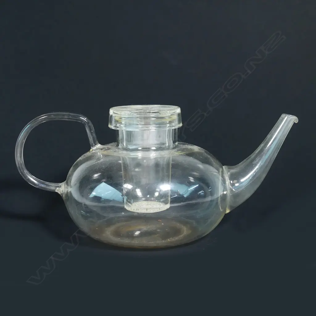 A classic Wagenfeld design glass teapot from Jenaer Glaswerk Schott & Gen. Image 1++