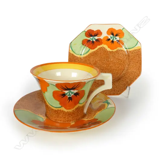 A Clarice Cliff 'Nasturtium' cup
