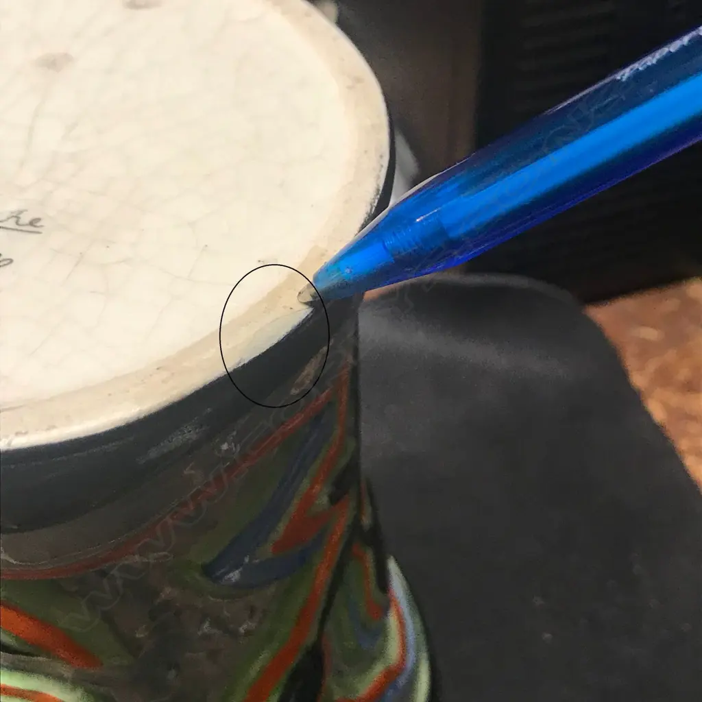 A Clarice Cliff Bizarre sgraffito vase Image 1++