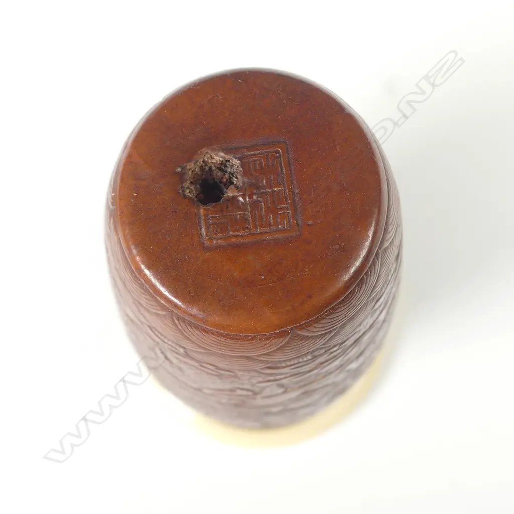 A quality old Chinese carved gourd bodied cricket container Image 1++