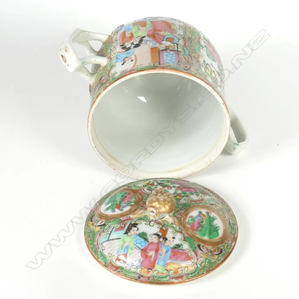 A 19thC Cantonese famille rose lidded cup Image 1++