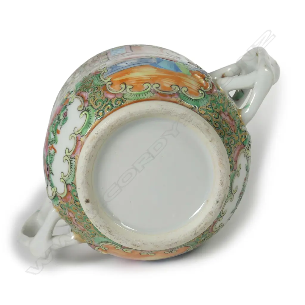 A 19thC Cantonese famille rose lidded cup Image 1++