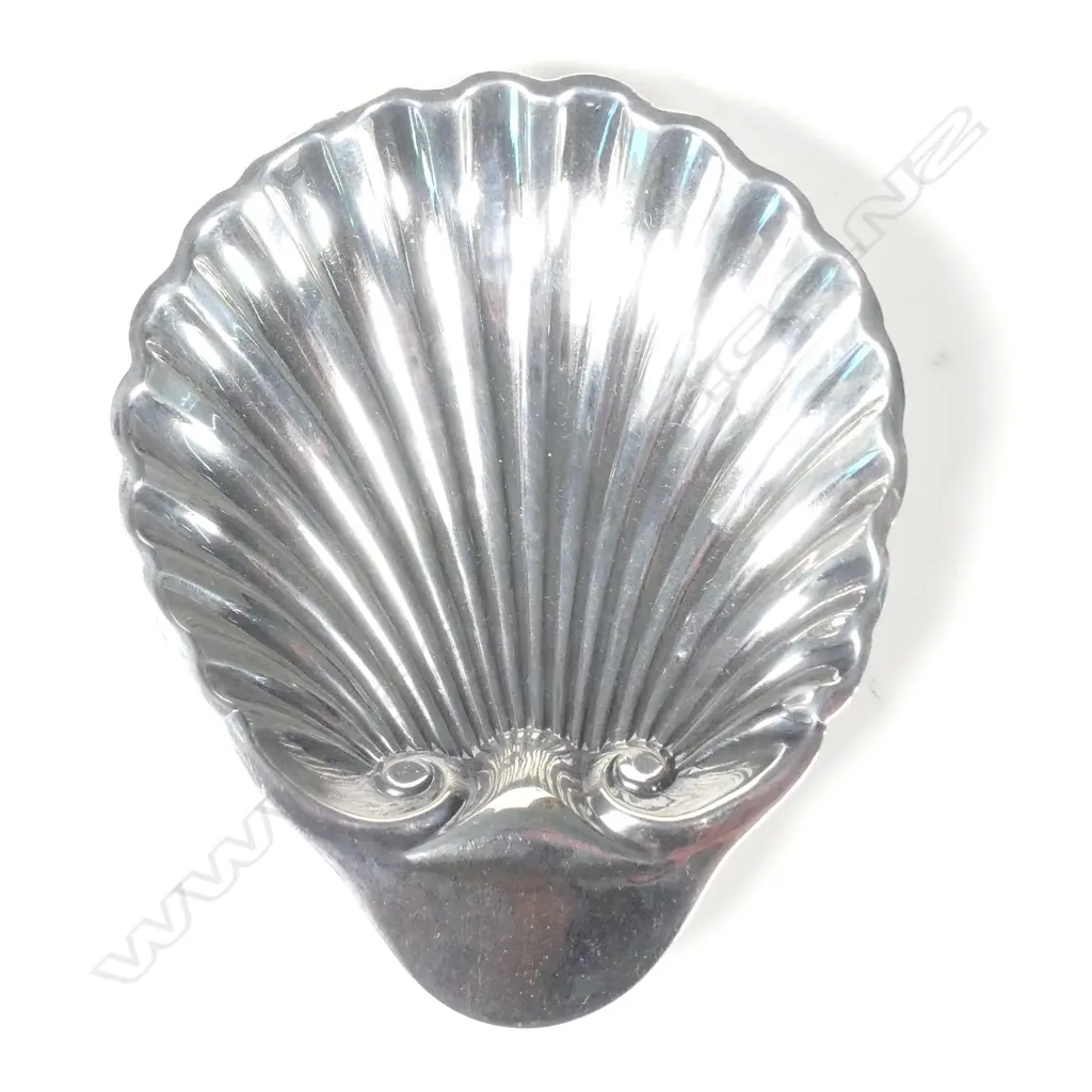 An Edwardian silver shell bonbon dish Image 1++