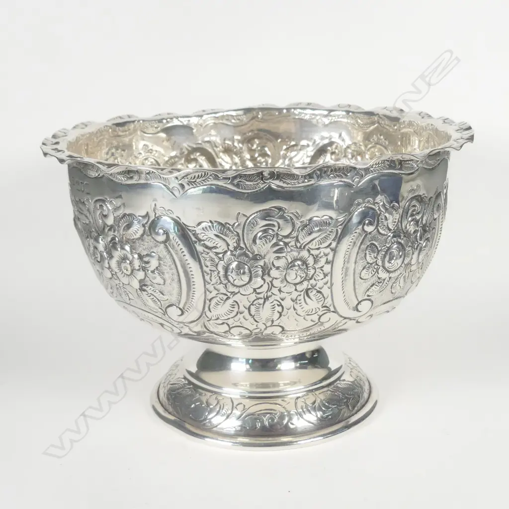 An Edwardian silver rose bowl Image 1++