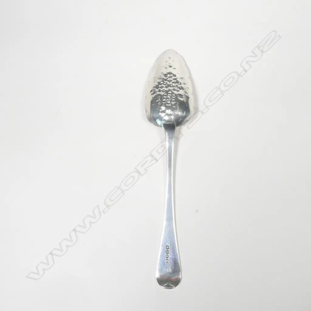 A George III silver berry spoon Image 1++