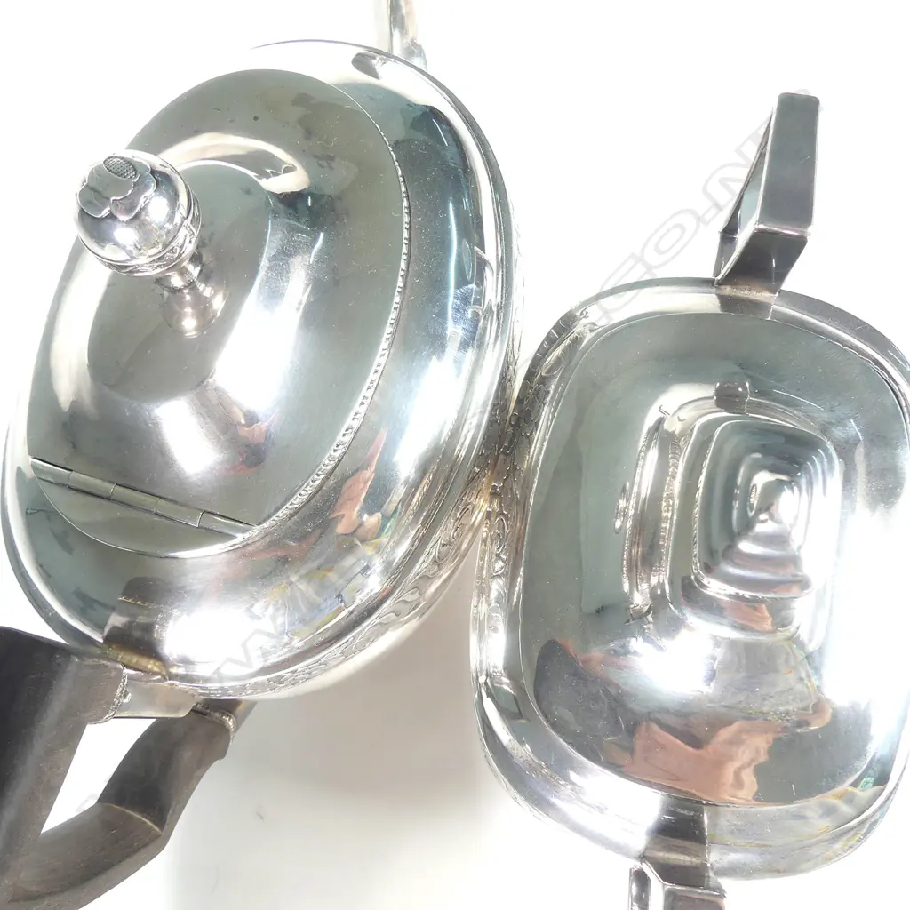 An American coin silver three-piece tea service Image 1++