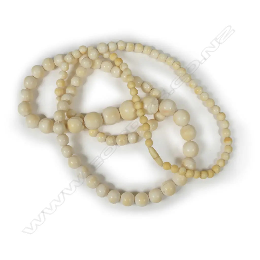 A vintage ivory bead necklace Image 1++