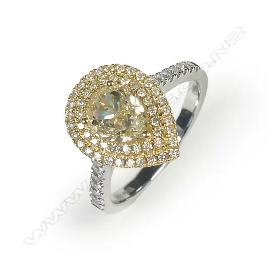 An impressive 18ct white and yellow gold and diamond ring