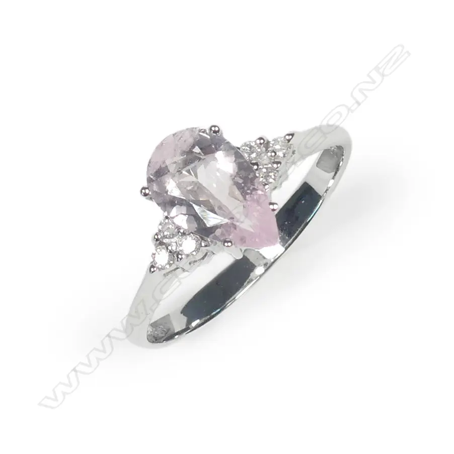 A 14ct white gold morganite and diamond ring Image 1++