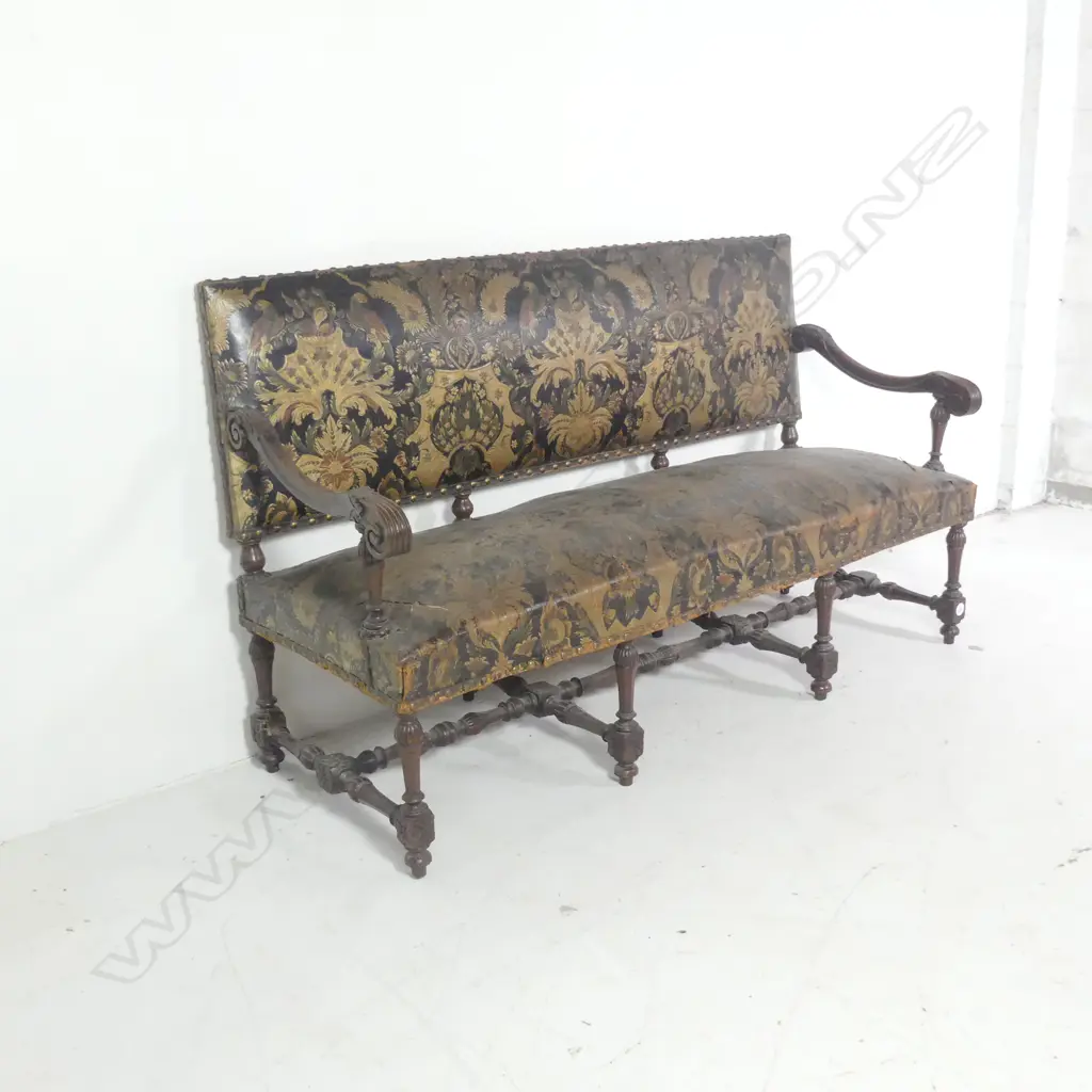 A 19thC French Renaissance style settee Image 1++