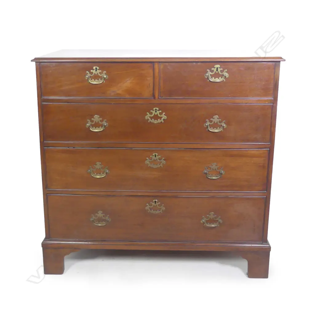 A late Georgian mahogany five drawer chest Image 1++