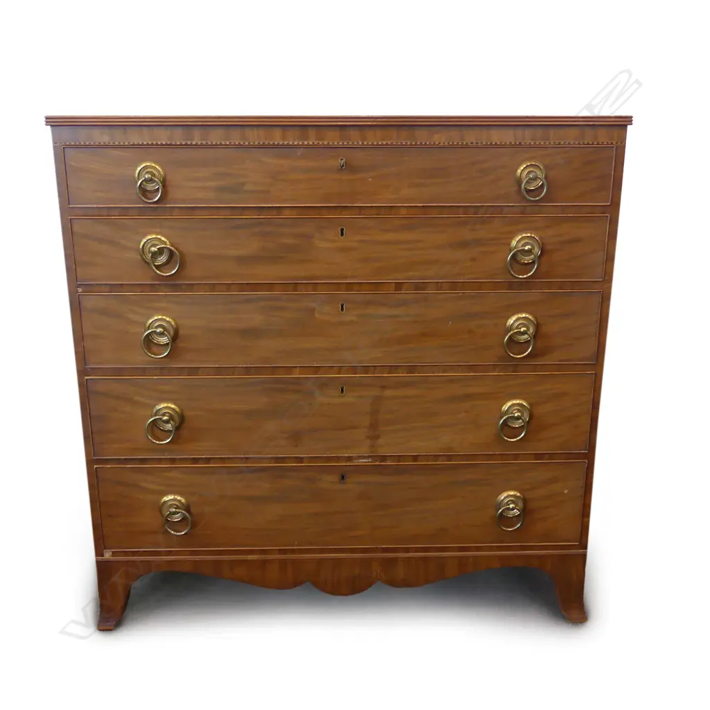 A 19thC mahogany chest of drawers Image 1++