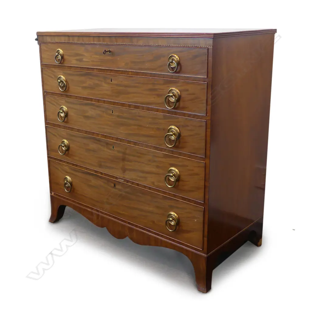 A 19thC mahogany chest of drawers Image 1++