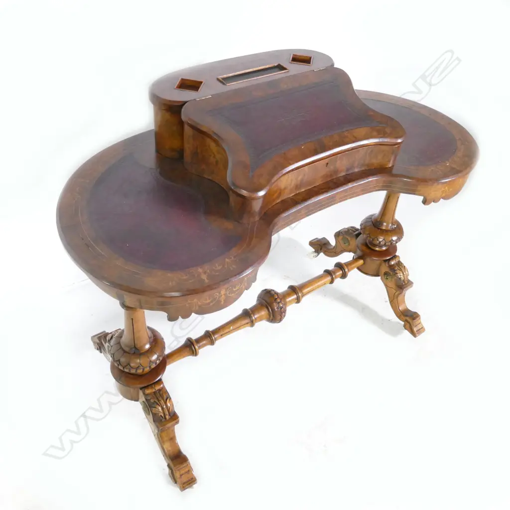 A Victorian burr walnut lady's writing desk Image 1++