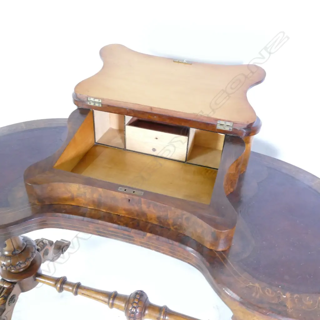 A Victorian burr walnut lady's writing desk Image 1++