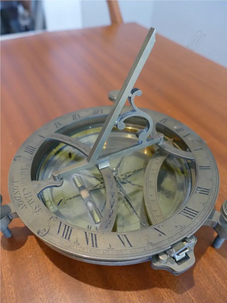 An early 19thC brass universal equinoctial sundial Image 1++