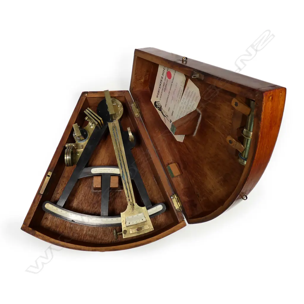 9-inch radius ebony frame and limb octant Image 1++