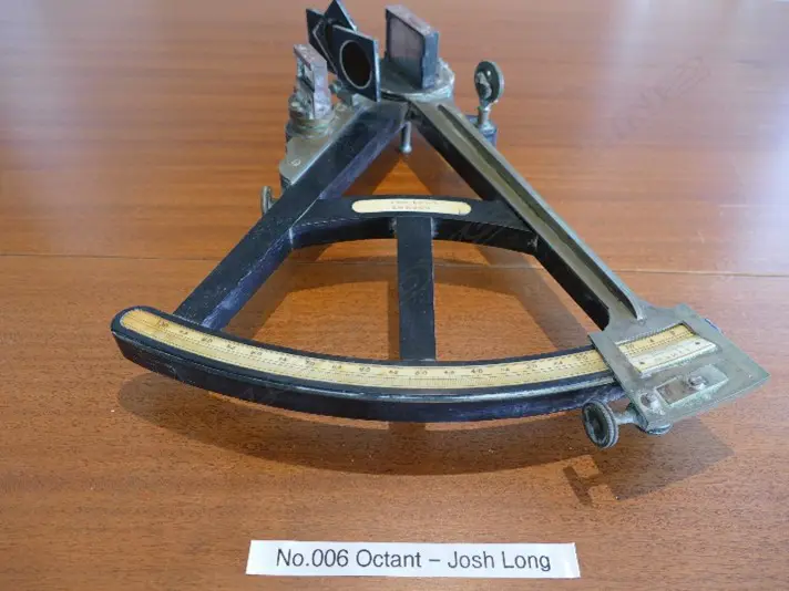 10-inch radius ebony frame and limb octant Image 1++