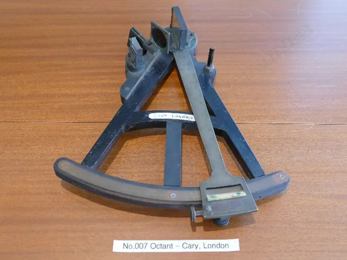 10-inch radius ebony frame and limb octant Image 1++