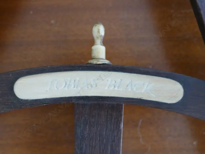 16-inch radius mahogany octant Image 1++