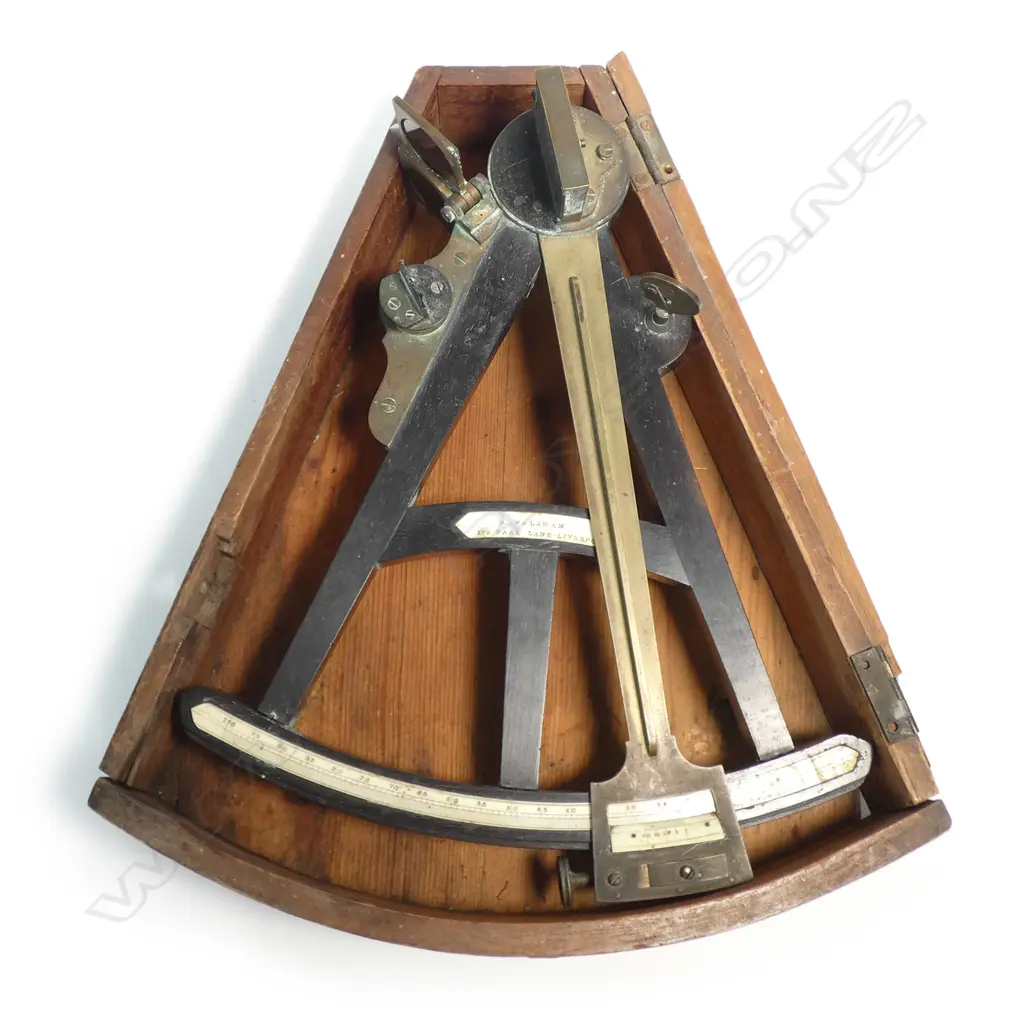 .OCTANT MAKER:   R WALSHAM, 170 PARK LANE, LIVERPOOL Image 1++