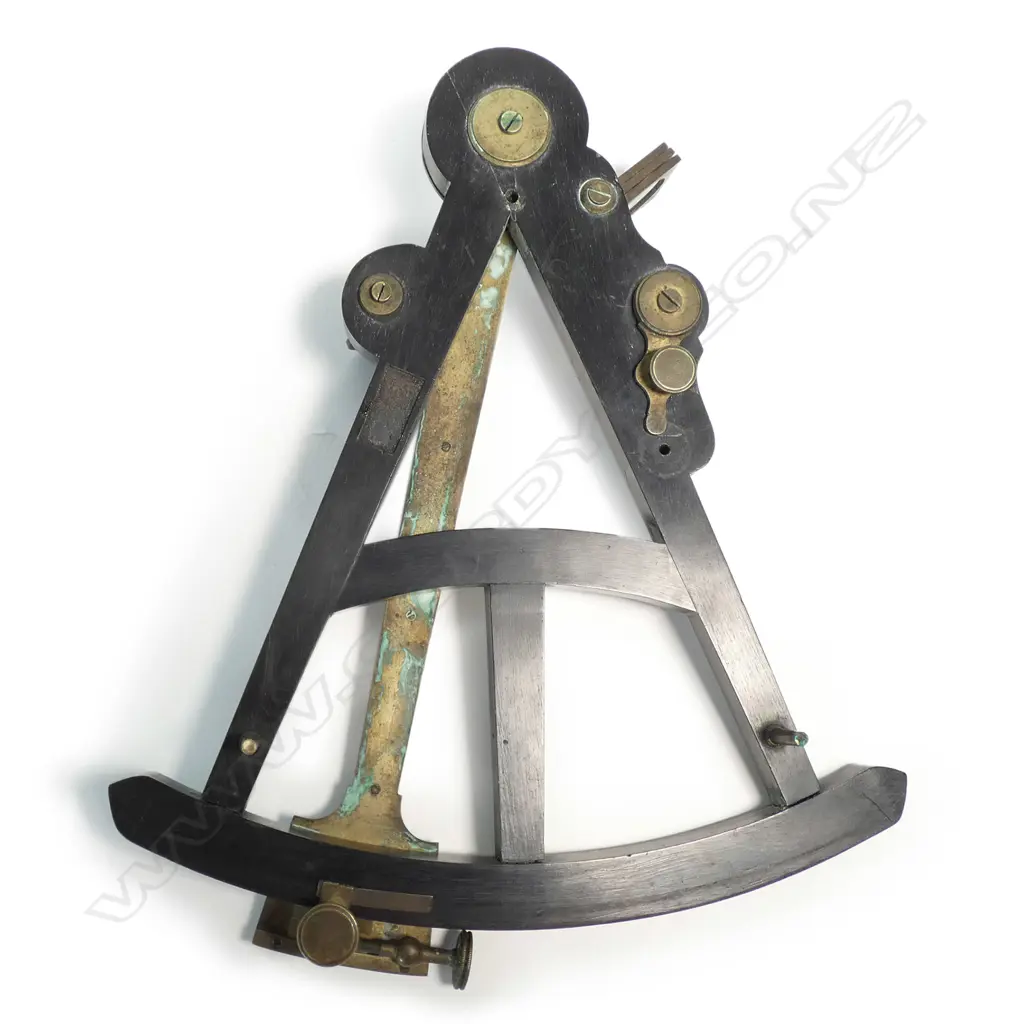 .OCTANT MAKER:   R WALSHAM, 170 PARK LANE, LIVERPOOL Image 1++