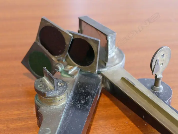 .OCTANT MAKER:   R WALSHAM, 170 PARK LANE, LIVERPOOL Image 1++