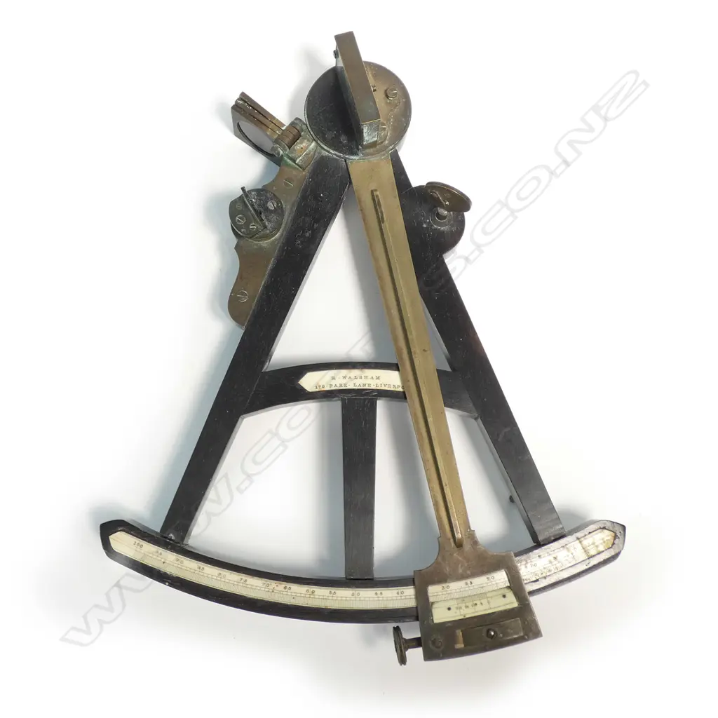.OCTANT MAKER:   R WALSHAM, 170 PARK LANE, LIVERPOOL Image 1++