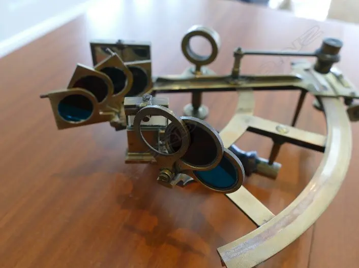 7-inch radius brass framed sextant Image 1++