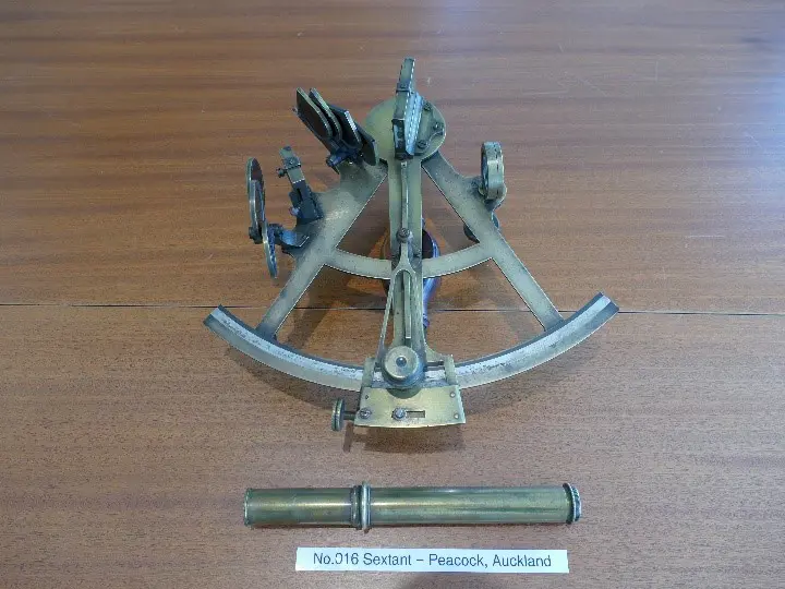 7-inch radius brass framed sextant Image 1++