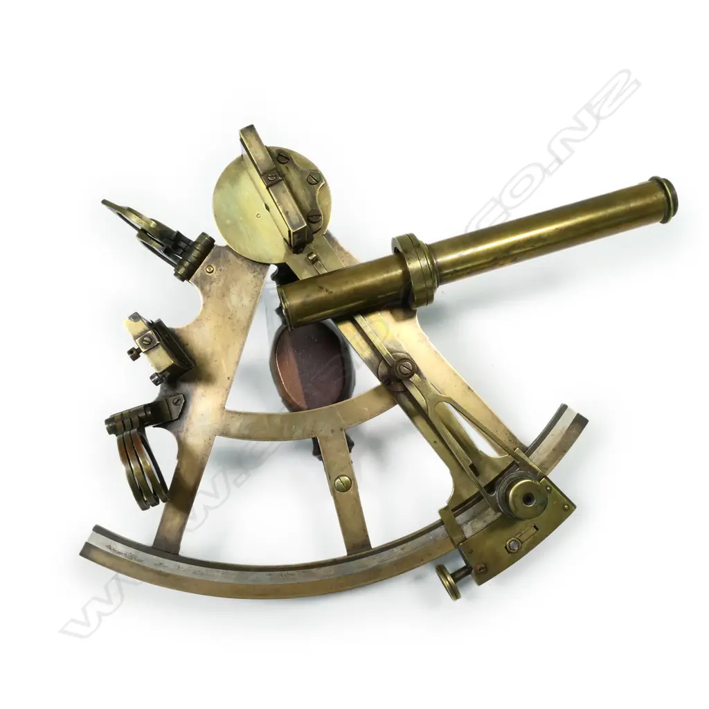 7-inch radius brass framed sextant Image 1++