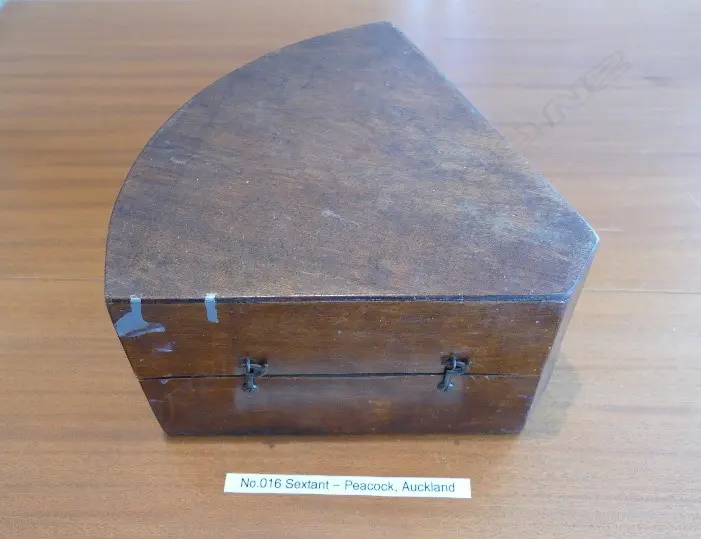 7-inch radius brass framed sextant Image 1++