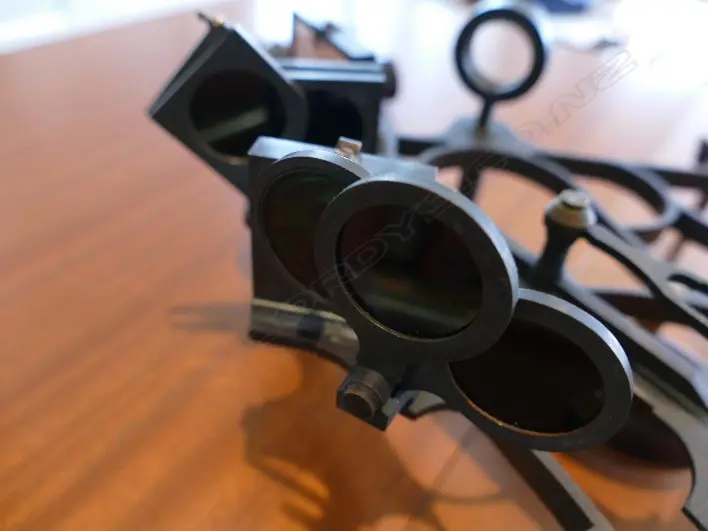 7-inch radius lacquered brass curved pattern framed sextant Image 1++