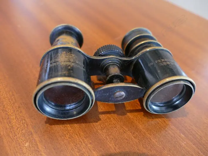 7-inch radius lacquered brass curved pattern framed sextant Image 1++