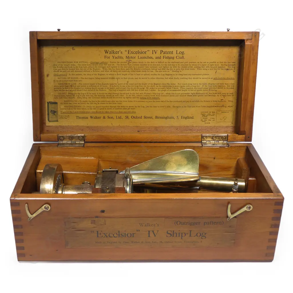 A Thomas Walker & Son brass 'Excelsior' IV ship's log Image 1++