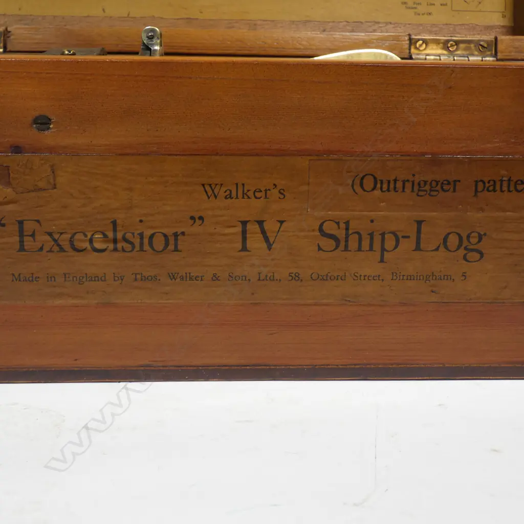A Thomas Walker & Son brass 'Excelsior' IV ship's log Image 1++