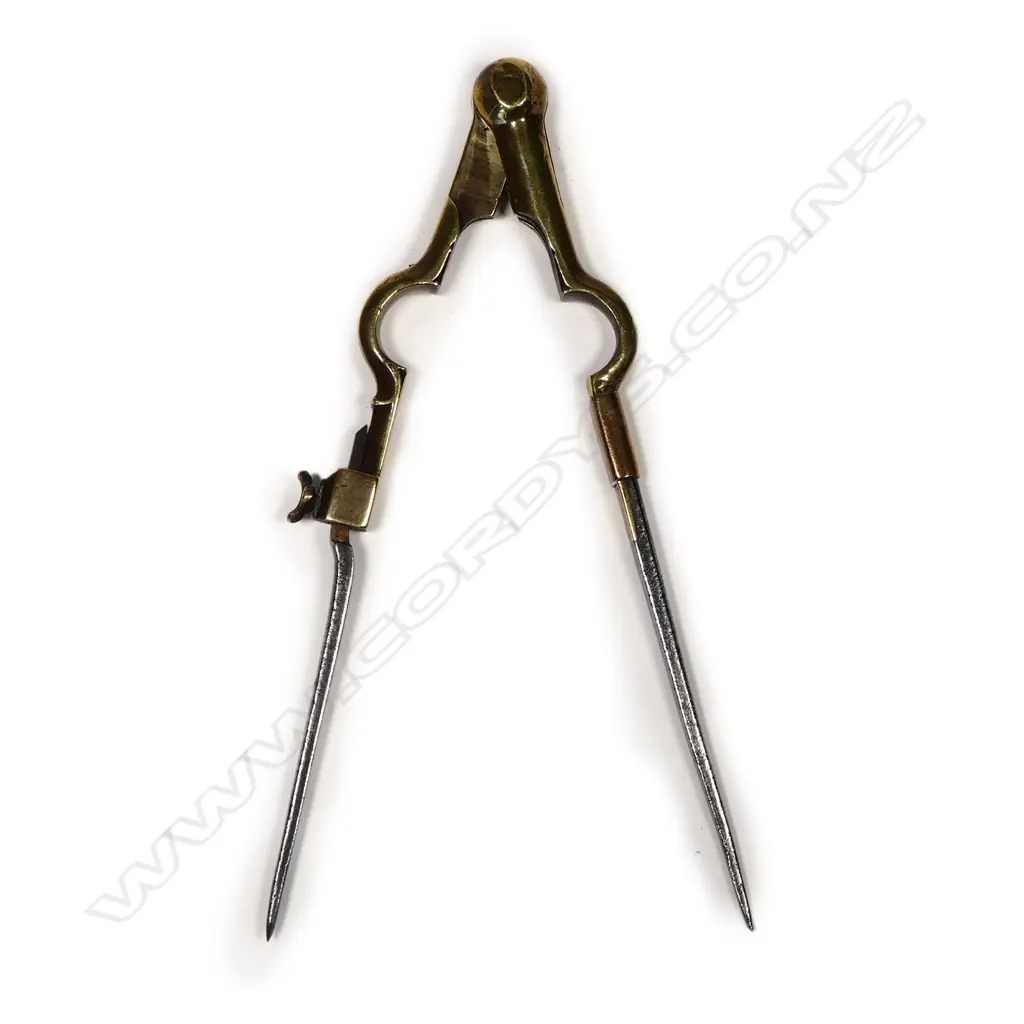 A pair of 18thC/19thC brass handle navigator's dividers Image 1++